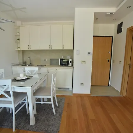 Balkan Hill Apartment *