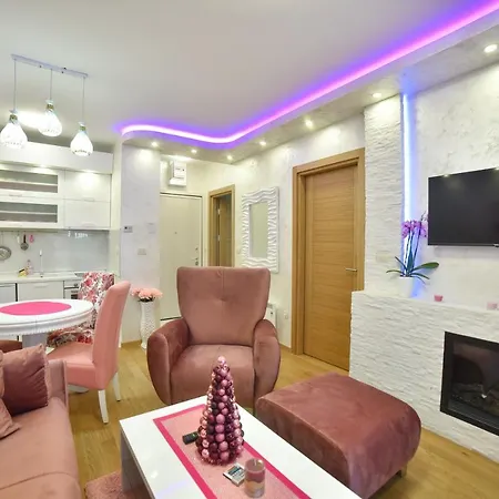 Balkan Hill Apartment *