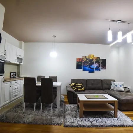 Balkan Hill Apartment *