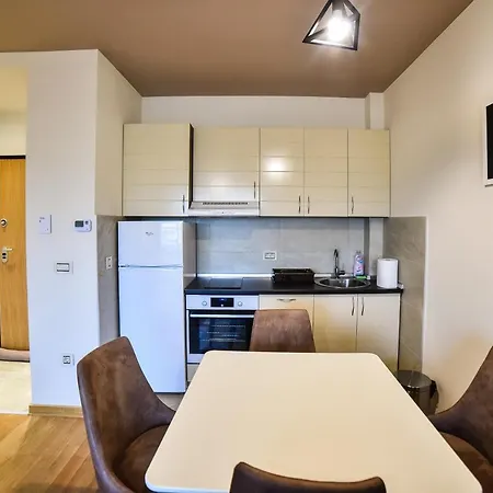 Balkan Hill Apartment *