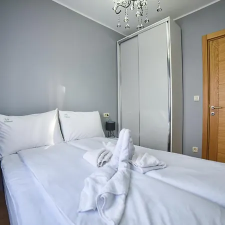 Balkan Hill Apartment *