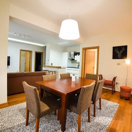 Balkan Hill Apartment *